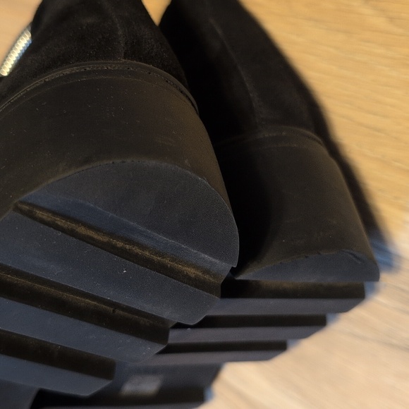 Eileen Fisher Reese waterproof Lace Up suede bootie Black Rubber Toe Lug Heel 9 - Picture 8 of 11